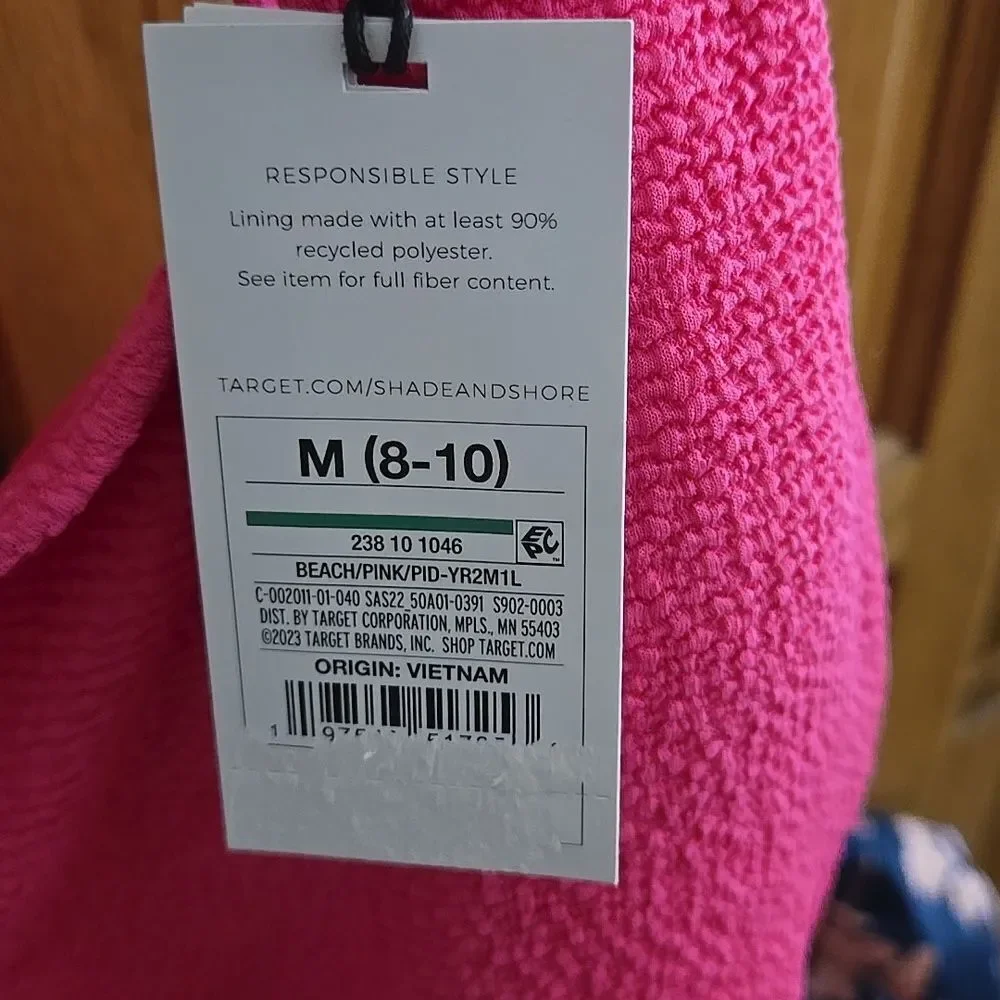 Shade & Shore Pink Textured Swimsuit NWT Size Medium Women Removable Pads Chest